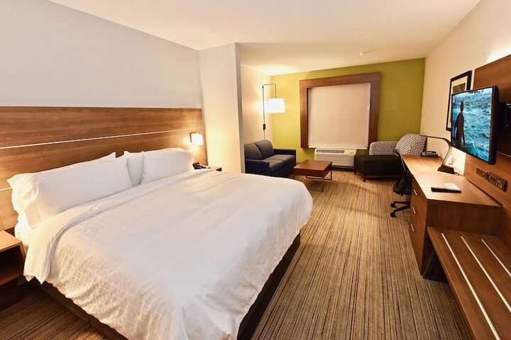 Room 2 of 45