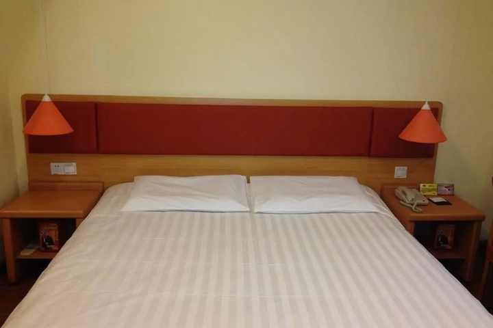 Room 3 of 12