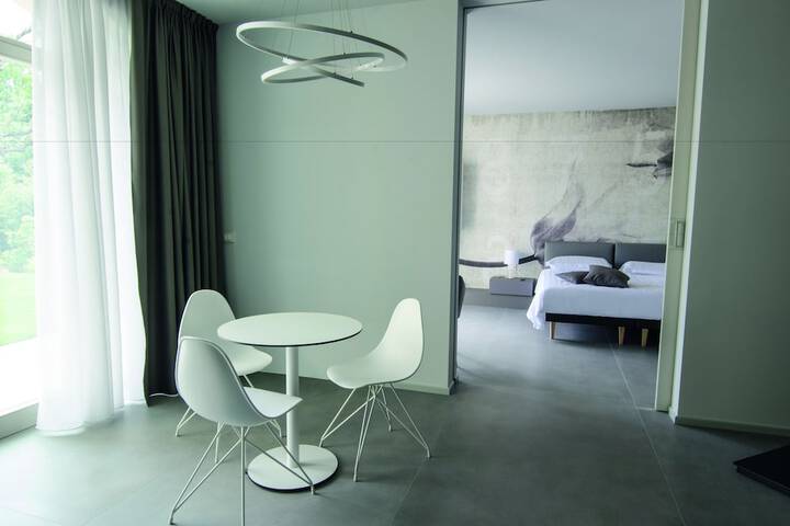 Room 16 of 37