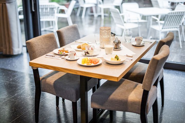 Breakfast/Coffee Service 46 of 77