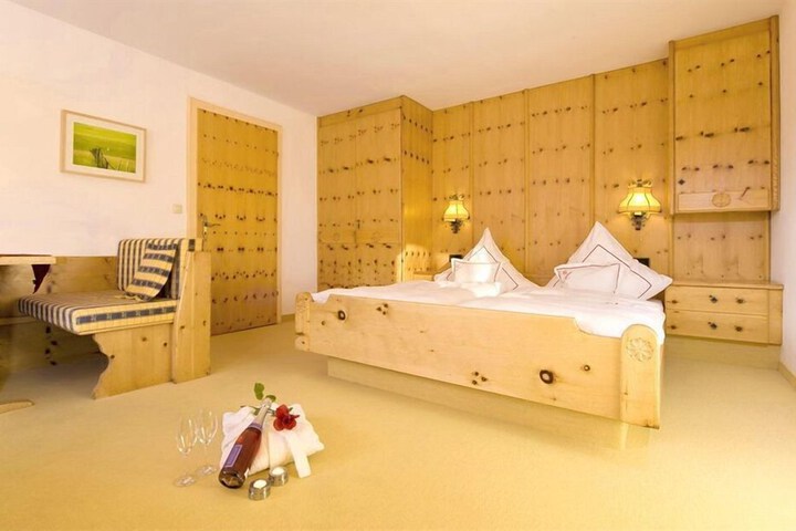 Room 4 of 31