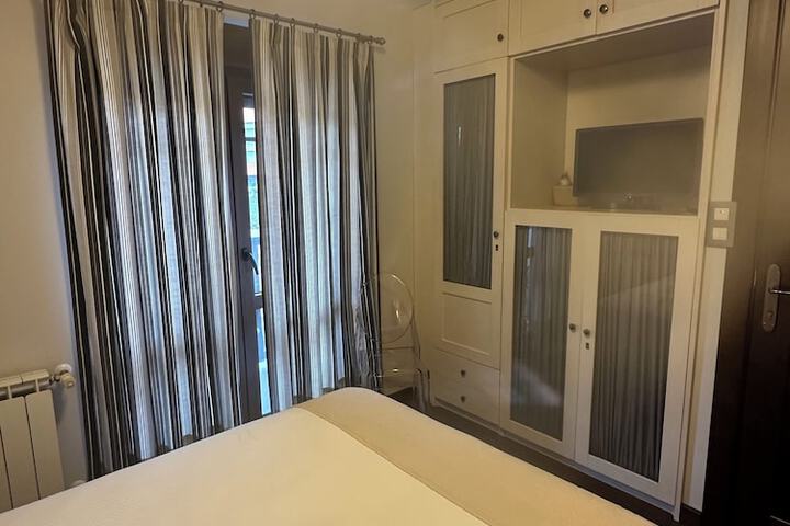 Room 11 of 77