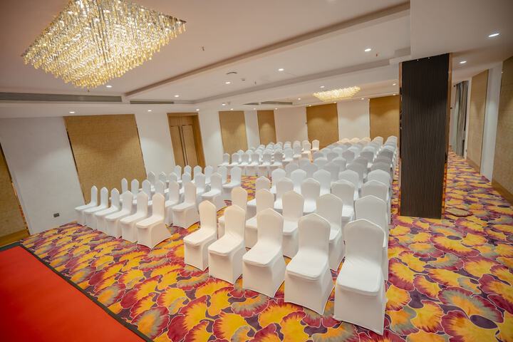 Ballroom/Hall 60 of 71