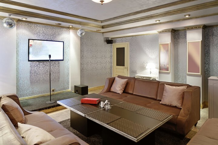 Room 54 of 90