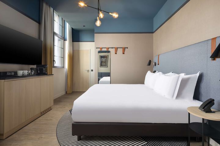Room 21 of 47