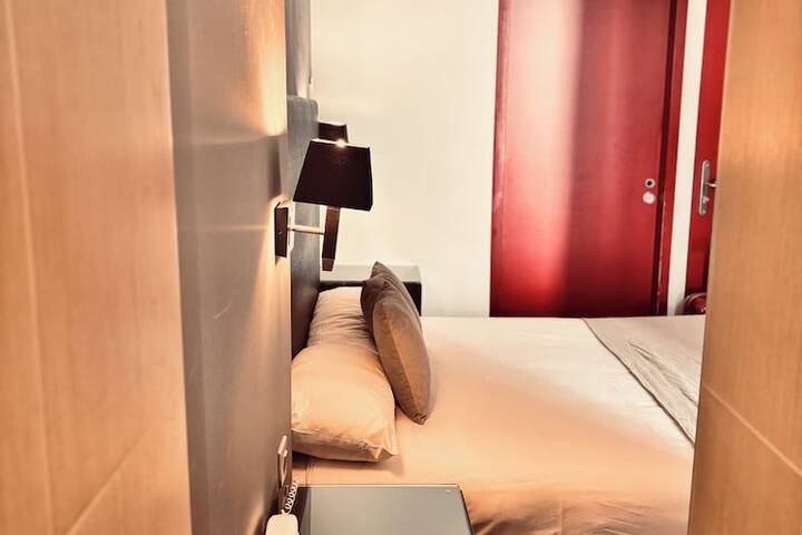 Room 15 of 30