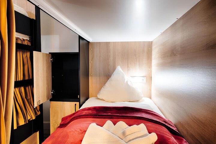 Room 3 of 11