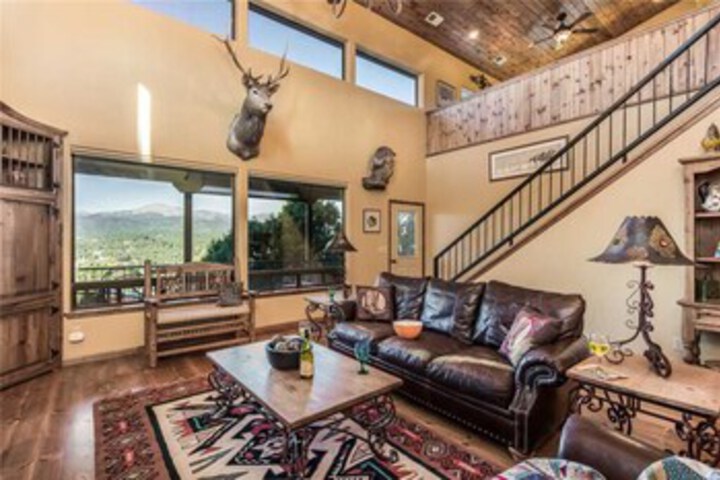 Casa Wildwood 4 Bedrooms, Air Hockey, Ping Pong, Hot Tub, Sleeps 8 in Ruidoso, NM