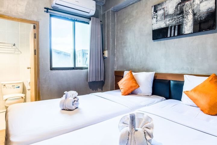 Room 15 of 30