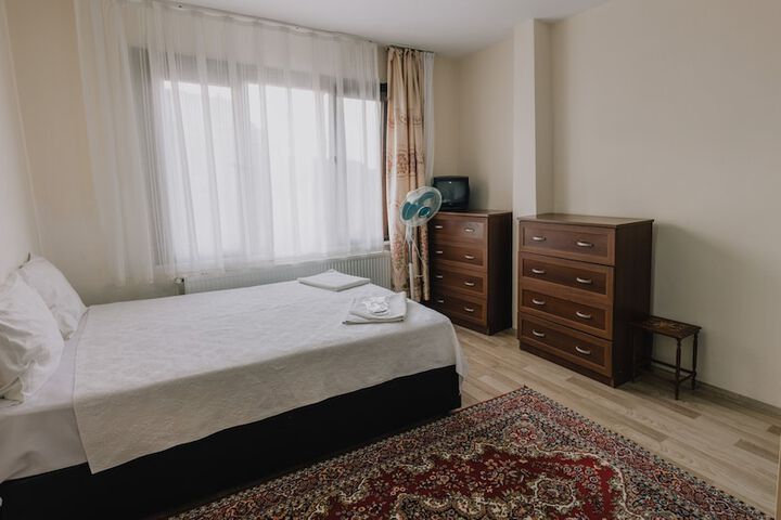 Room 3 of 25