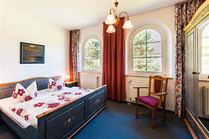 Room 18 of 37