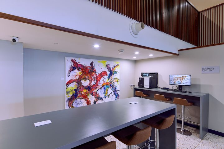 Business Center 66 of 69