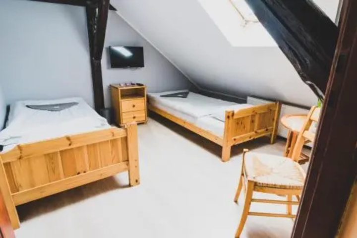 Room 6 of 7