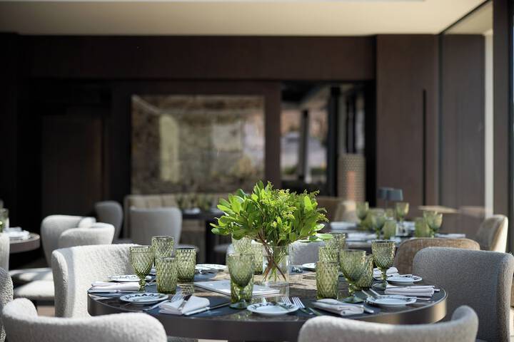 Dining 70 of 89