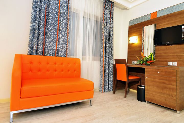 Room 15 of 53