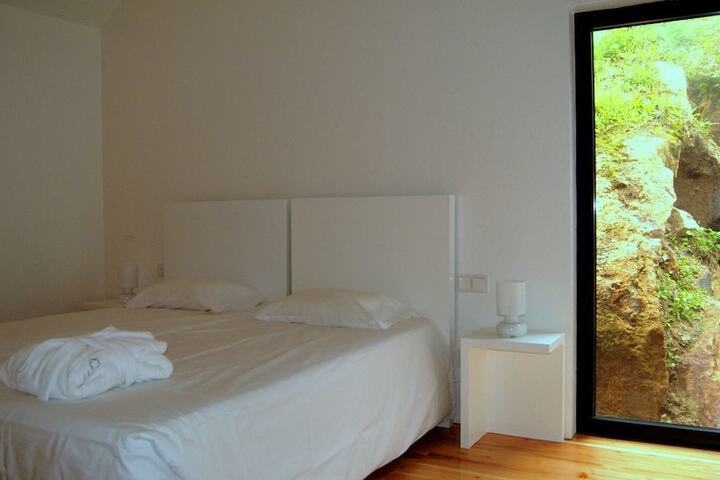 Room 5 of 51