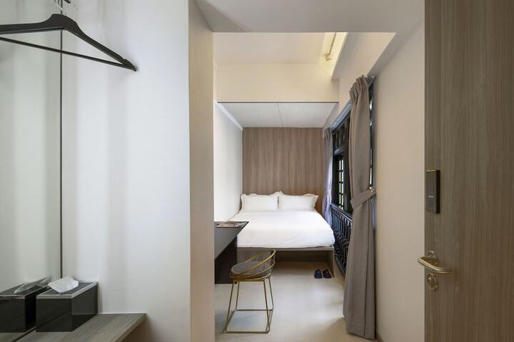 Room 98 of 180