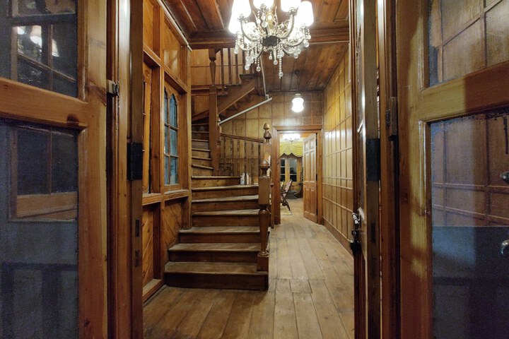 Room 9 of 113