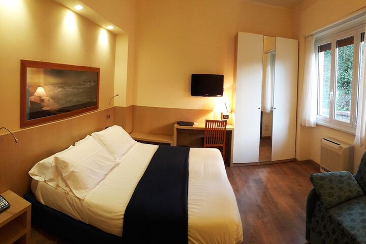 Room 11 of 78