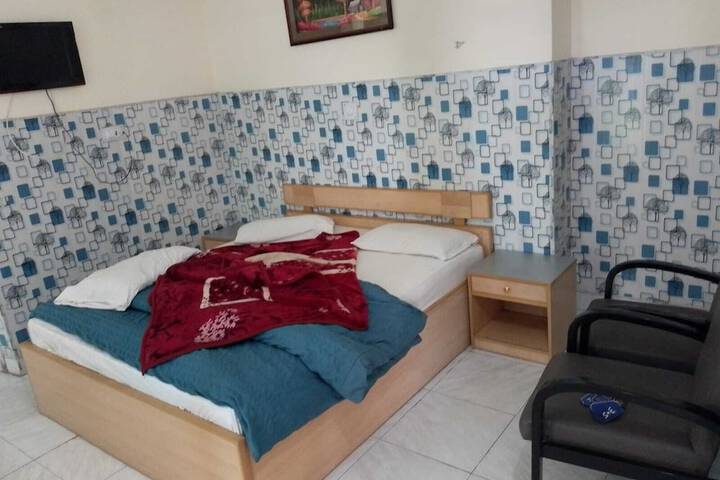 Room 6 of 11