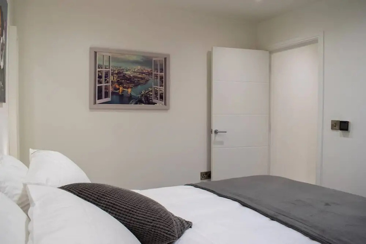 Room 2 of 13