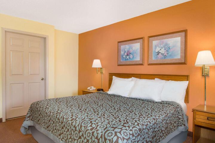 1 King Bed (6 of 6)