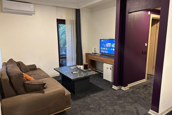Room 21 of 104