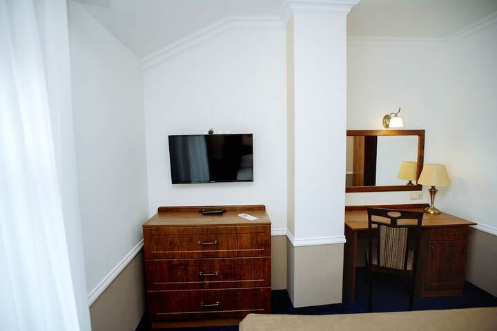 Room 27 of 50