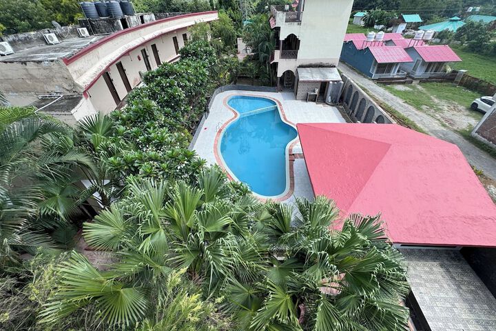Pool 20 of 25