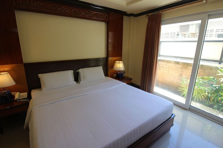 Room 10 of 53