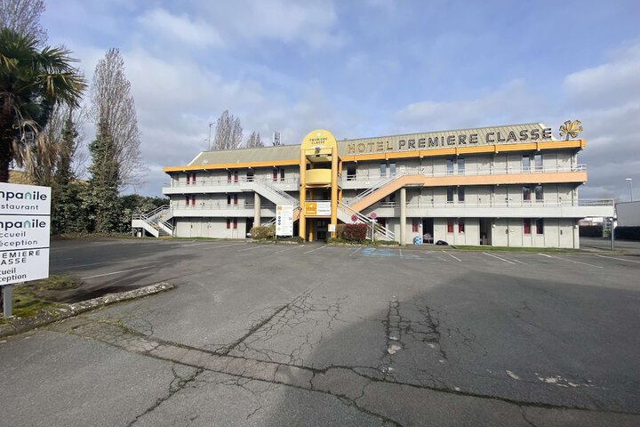 Hotel 67 of 77