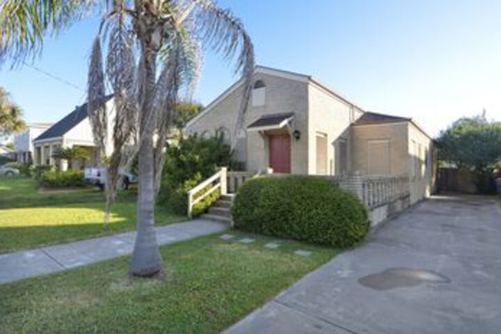 Endless Summer 3 Br Home by RedAwning