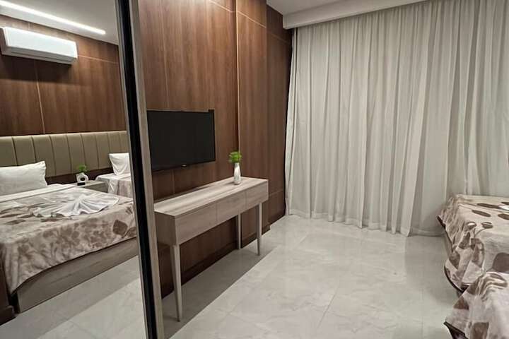 Room 9 of 15