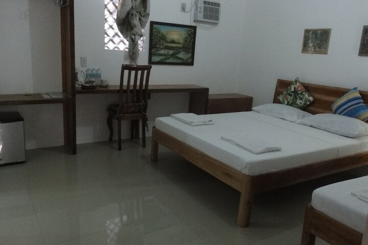 Room 10 of 85