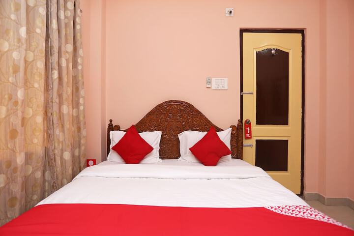 Room 12 of 19