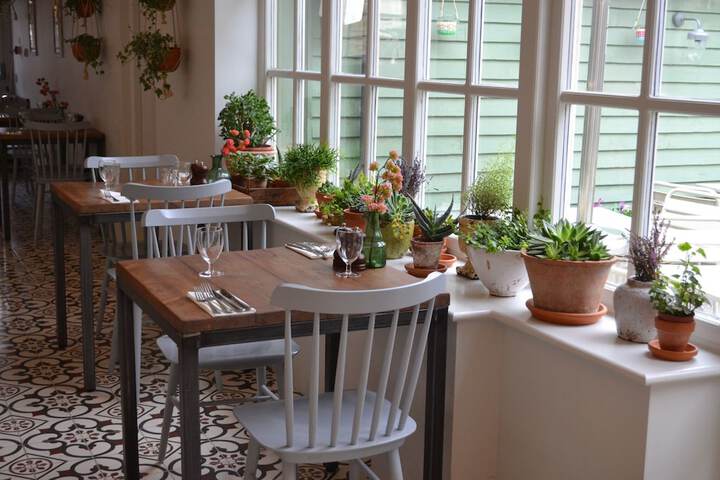 Dining 64 of 78