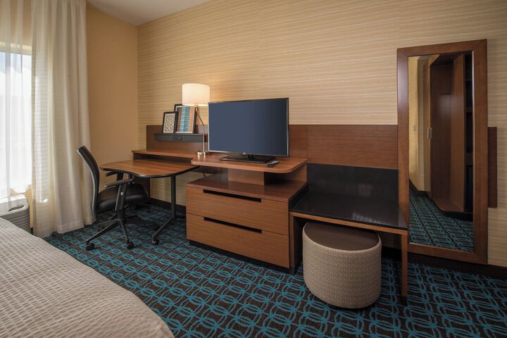 Room 12 of 32