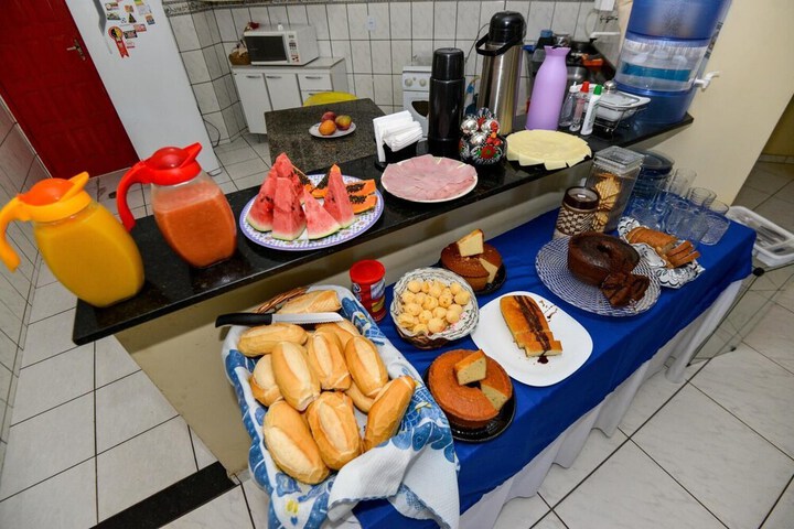 Dining 16 of 22