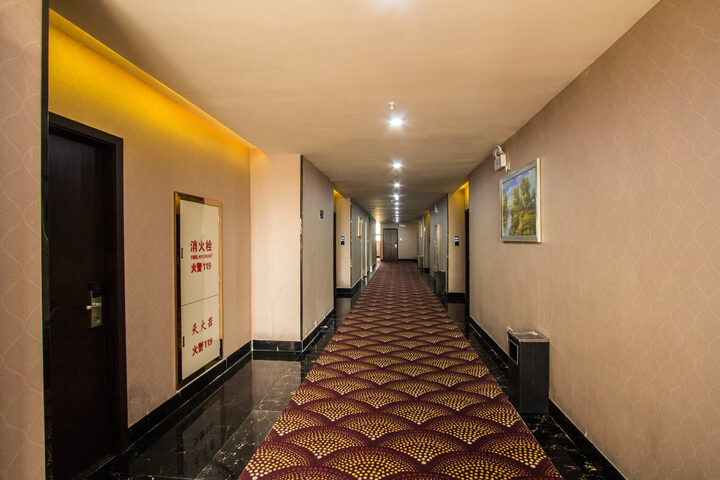 Yingyi Business Hotel