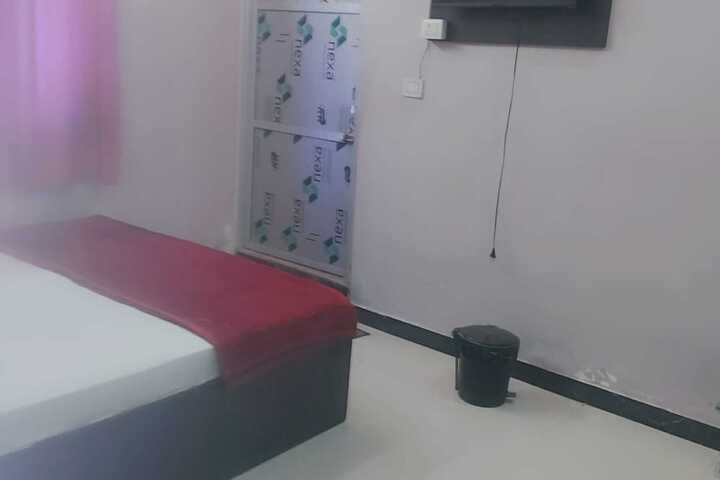 Room 6 of 24