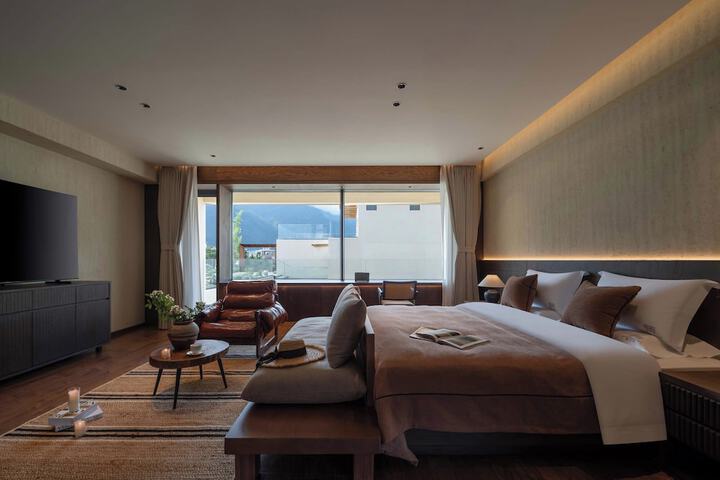 Room 10 of 99