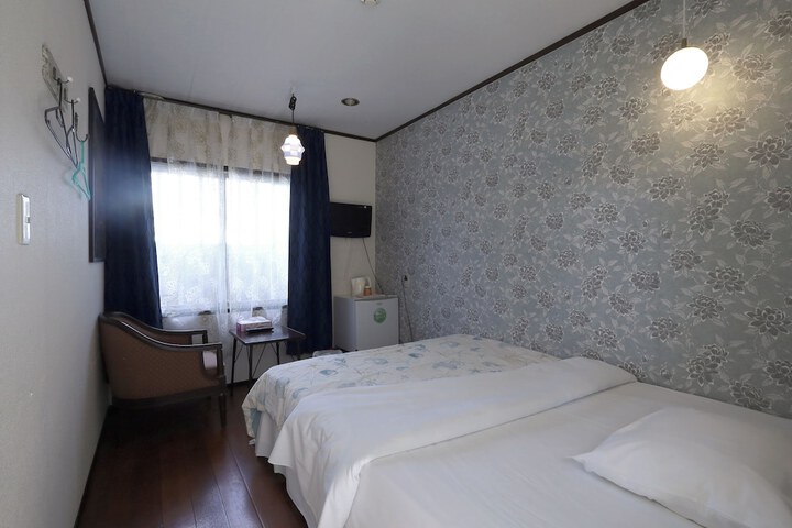 Room 22 of 68