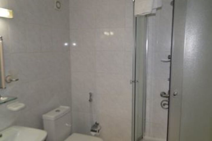 Room 7 of 49
