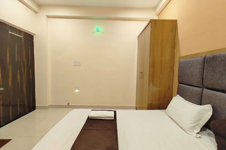 Room 6 of 35