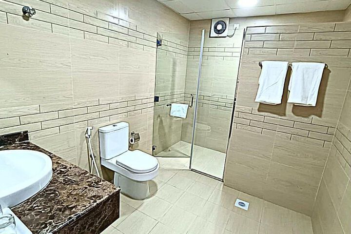 Room 21 of 29