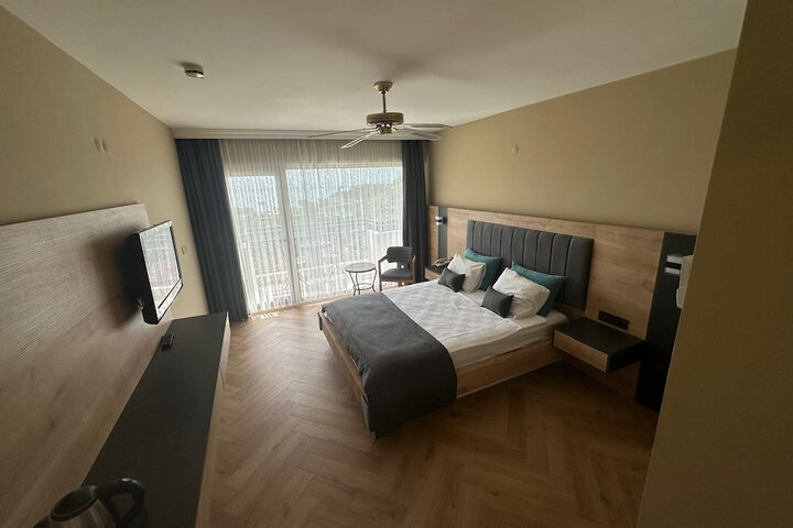 Room 15 of 48