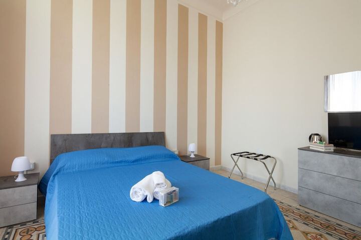 Room 4 of 17