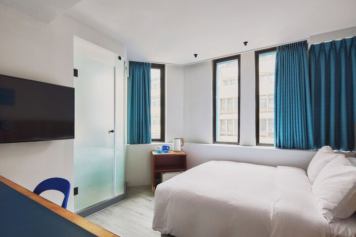Room 40 of 95