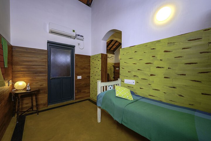 Room 7 of 37