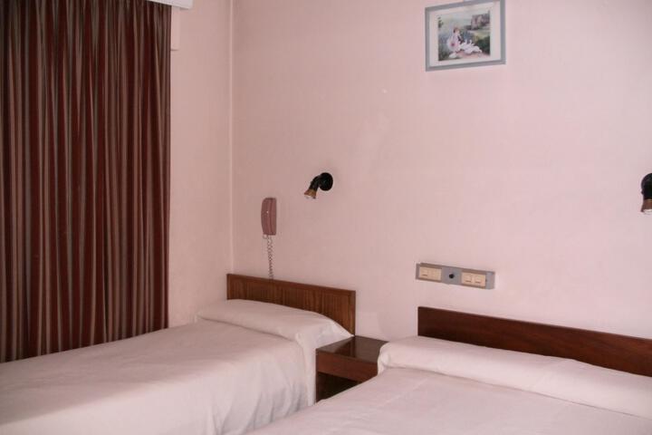 Room 11 of 13